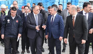 Bakan Özhaseki: Konutları yıl sonuna kadar teslim edeceğiz