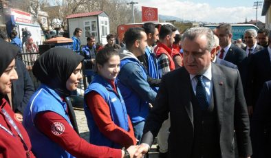 Bakan Osman Aşkın Bak’tan Kahramanmaraş’a stadyum sözü!
