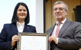 Edirne’nin ilk kadın Belediye Başkanı Filiz Gencan Akın göreve başladı