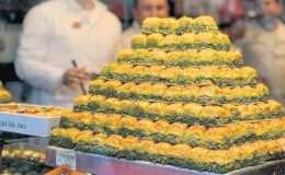 Tatlı, şeker, çikolata bagajda satılmaz