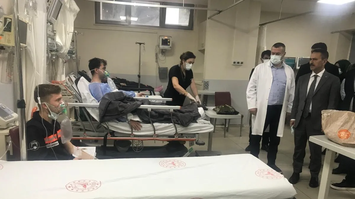 Vali Aktaş, TÜPRAŞ’taki patlamada yaralananlara ziyaret