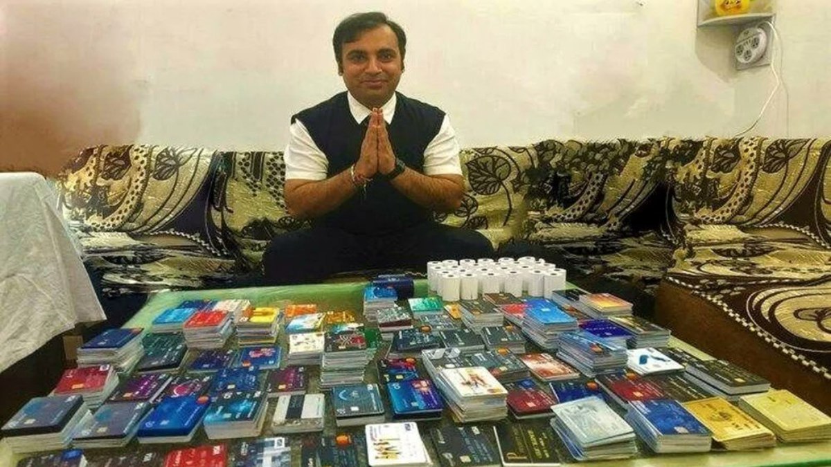 Hindistan’da 1638 kredi kartı olan adam Guinness Rekorlar Kitabı’na girdi