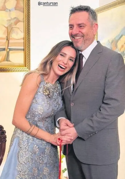 ‘Köpek pusetli kız’ evleniyor