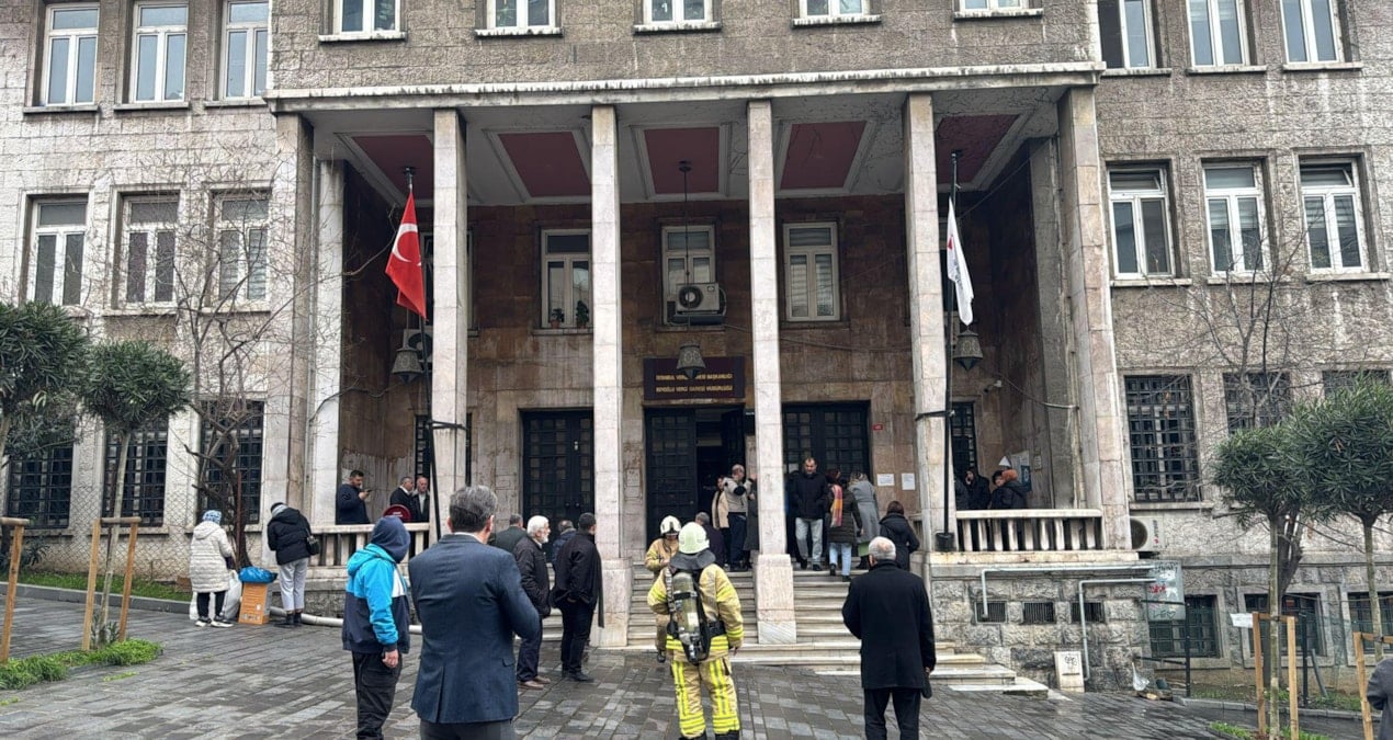 Beyoğlu Vergi Dairesi’nde yangın