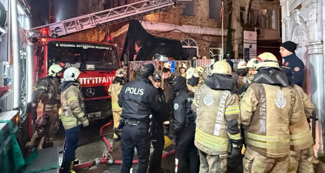 Kadıköy’de metruk binada çıkan yangında 1 kişi hayatını kaybetti