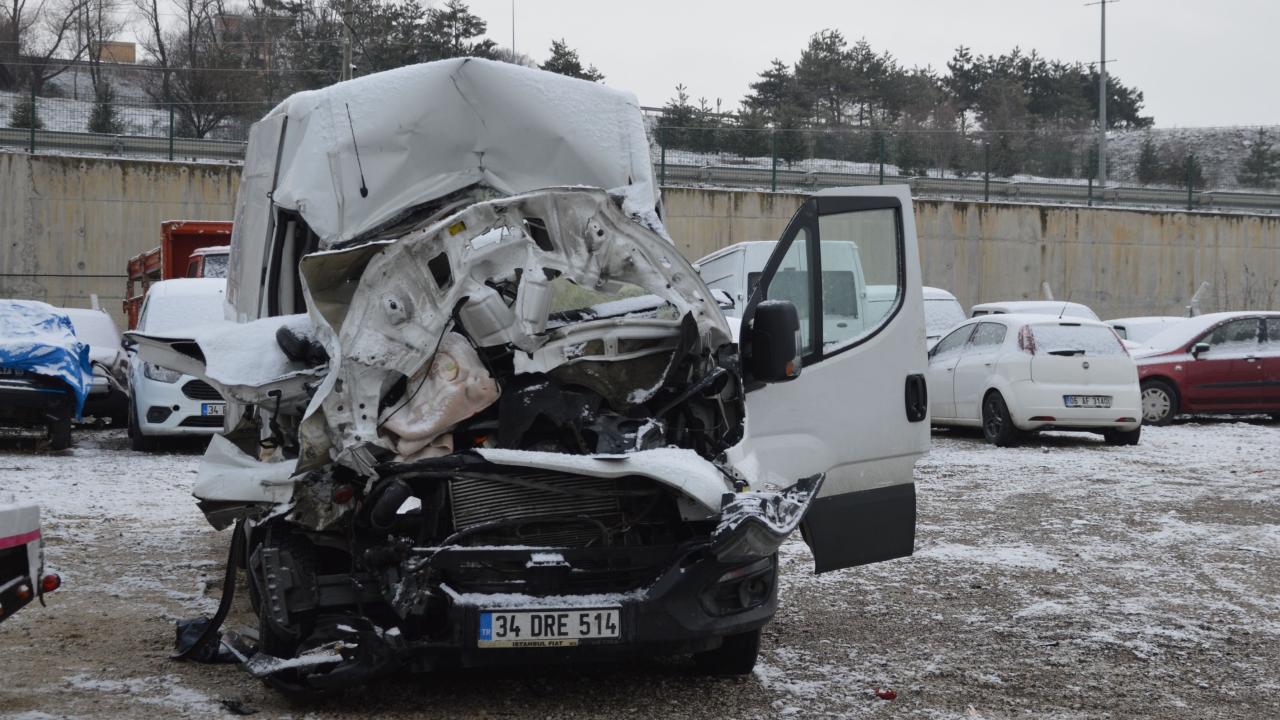 Samsun’da kamyonet tıra çarptı: Anne ve kızı hayatını kaybetti
