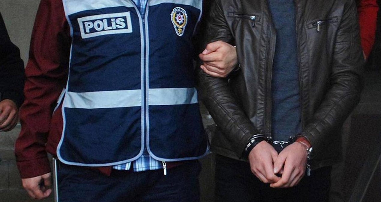 Yoldan geçmeye çalışan kadın ve torununa çarpan sürücü yakalandı